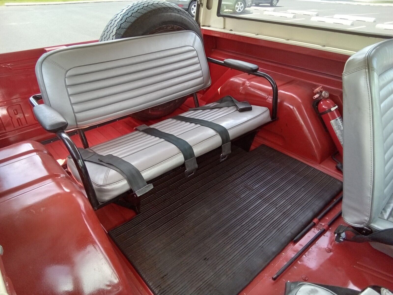 Ford-Bronco-1966-Convertible-29