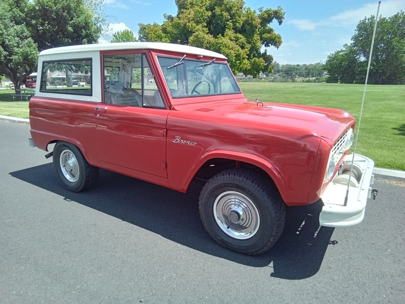 Ford-Bronco-1966-Convertible-30