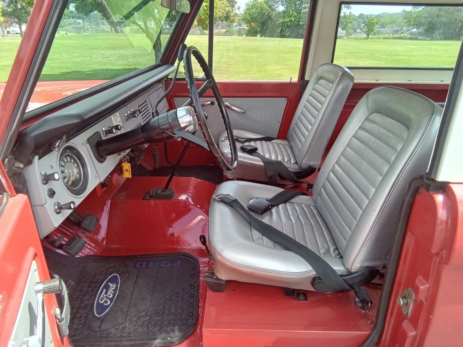 Ford-Bronco-1966-Convertible-4
