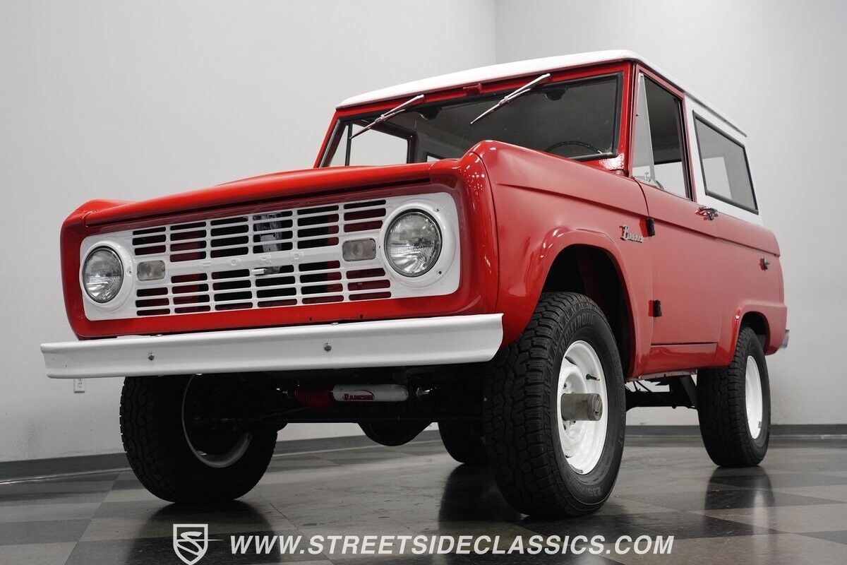 Ford-Bronco-1966-SUV-24
