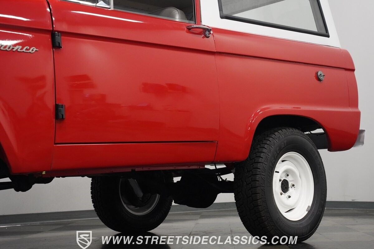 Ford-Bronco-1966-SUV-25