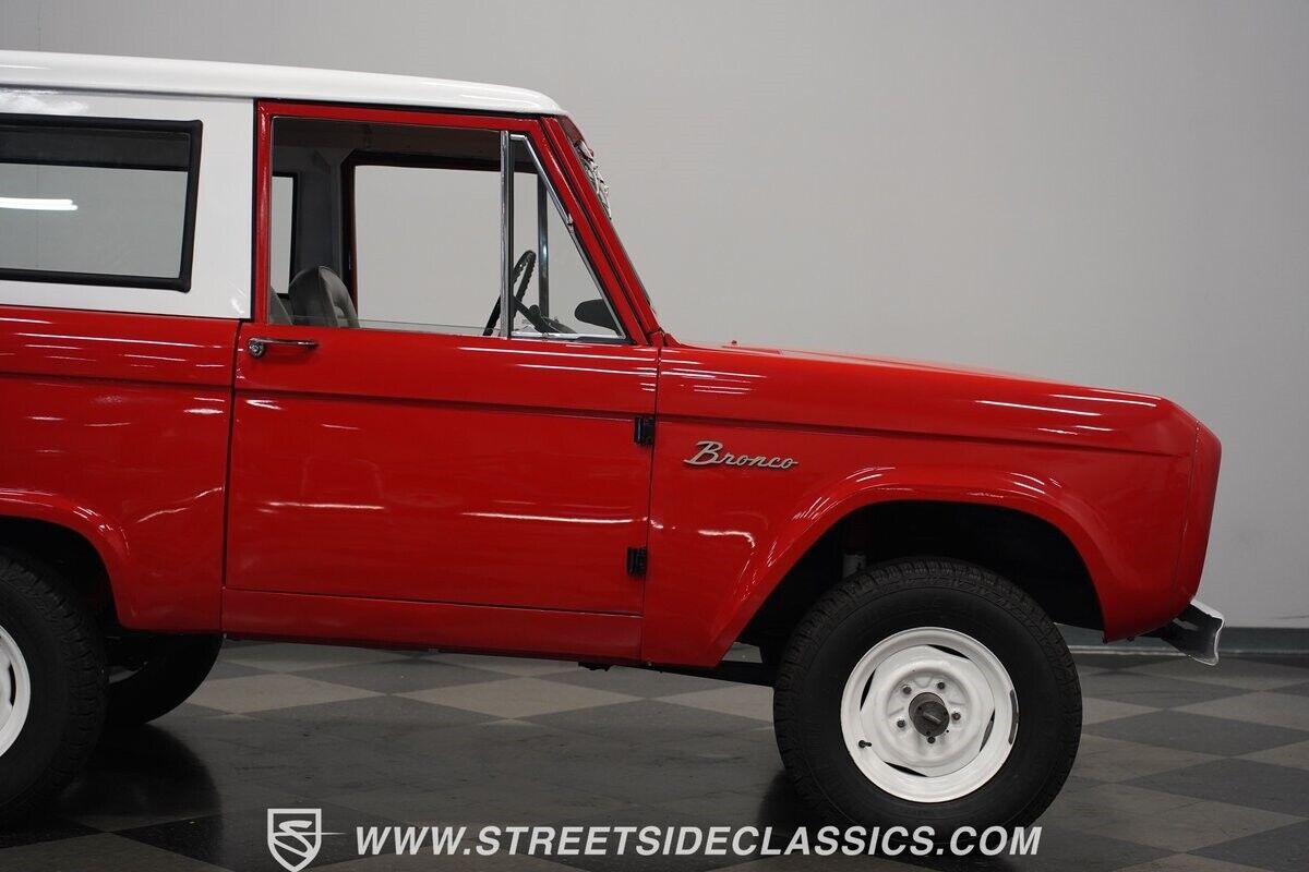 Ford-Bronco-1966-SUV-34