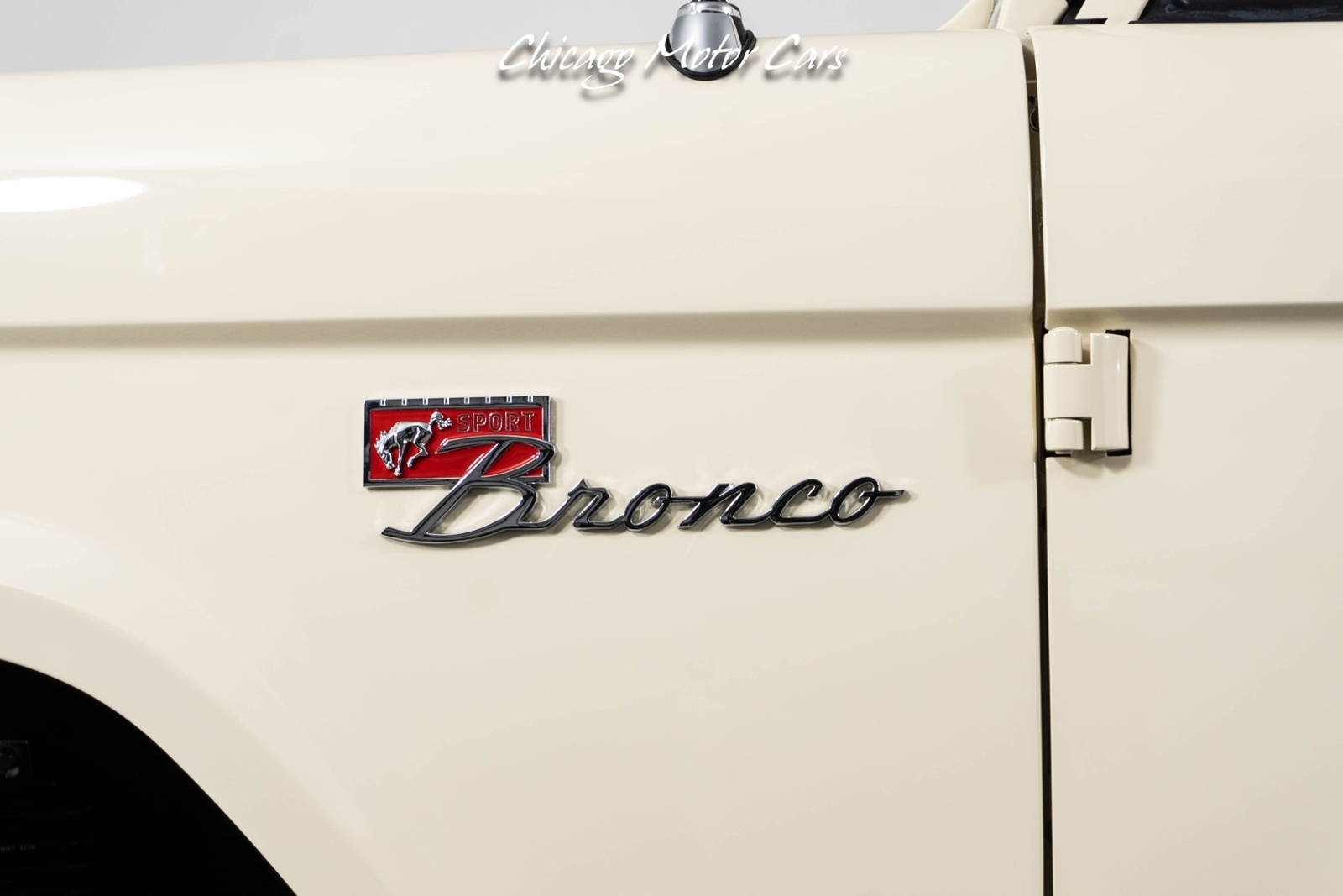 Ford-Bronco-1966-SUV-4