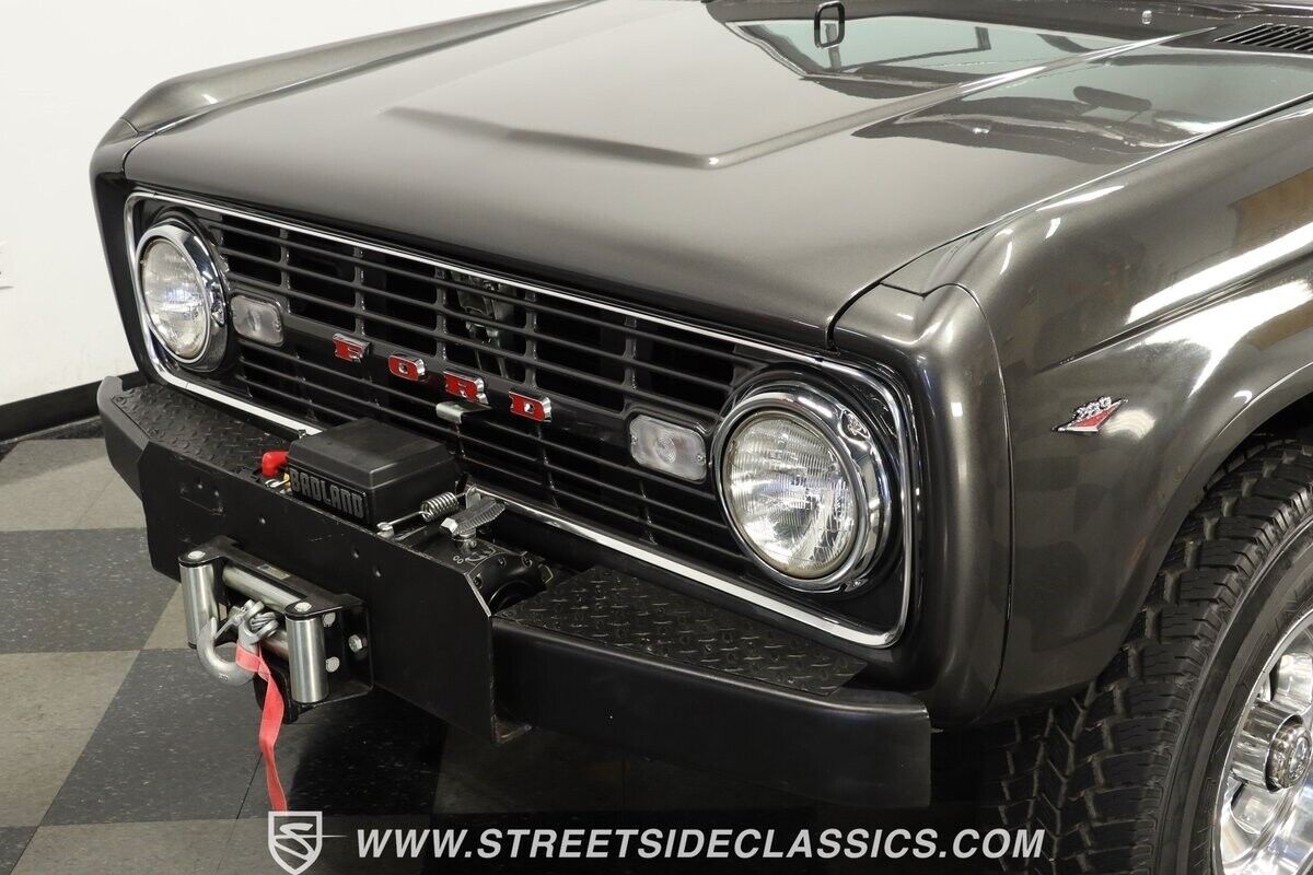 Ford-Bronco-1967-SUV-18