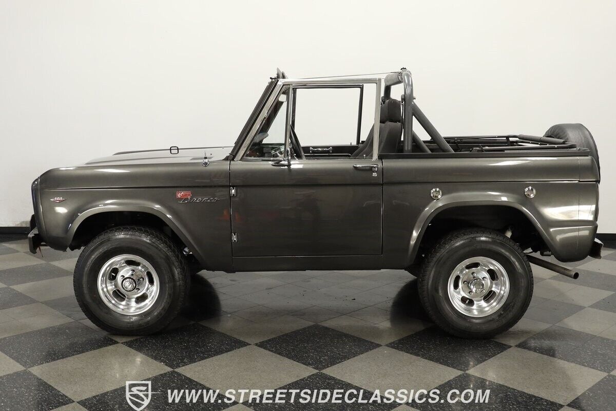 Ford-Bronco-1967-SUV-2