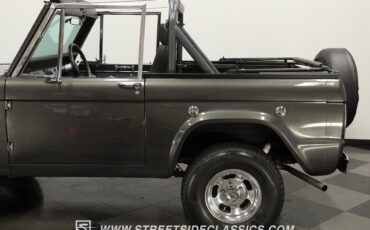 Ford-Bronco-1967-SUV-23