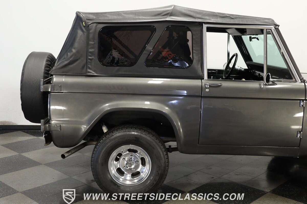 Ford-Bronco-1967-SUV-27