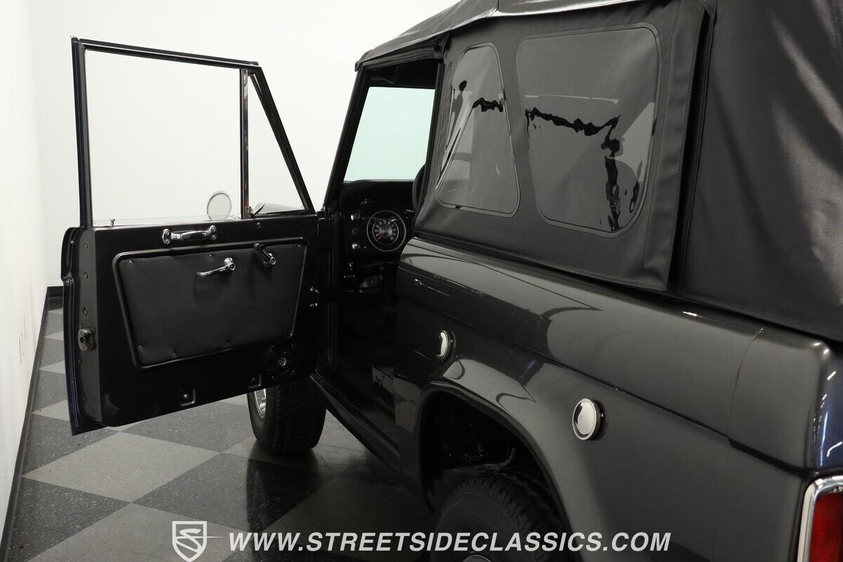 Ford-Bronco-1967-SUV-32