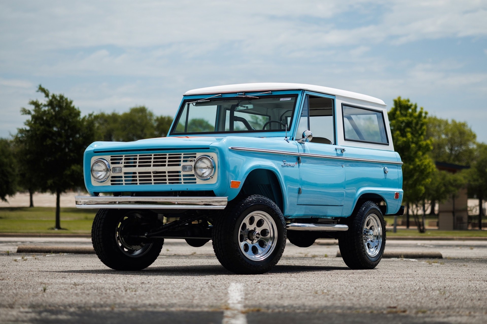 Ford-Bronco-1968-SUV-1