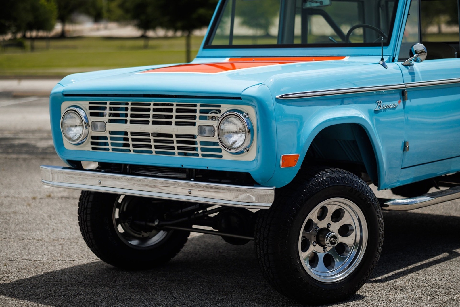 Ford-Bronco-1968-SUV-15