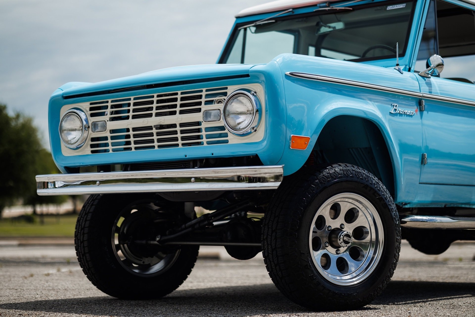 Ford-Bronco-1968-SUV-16