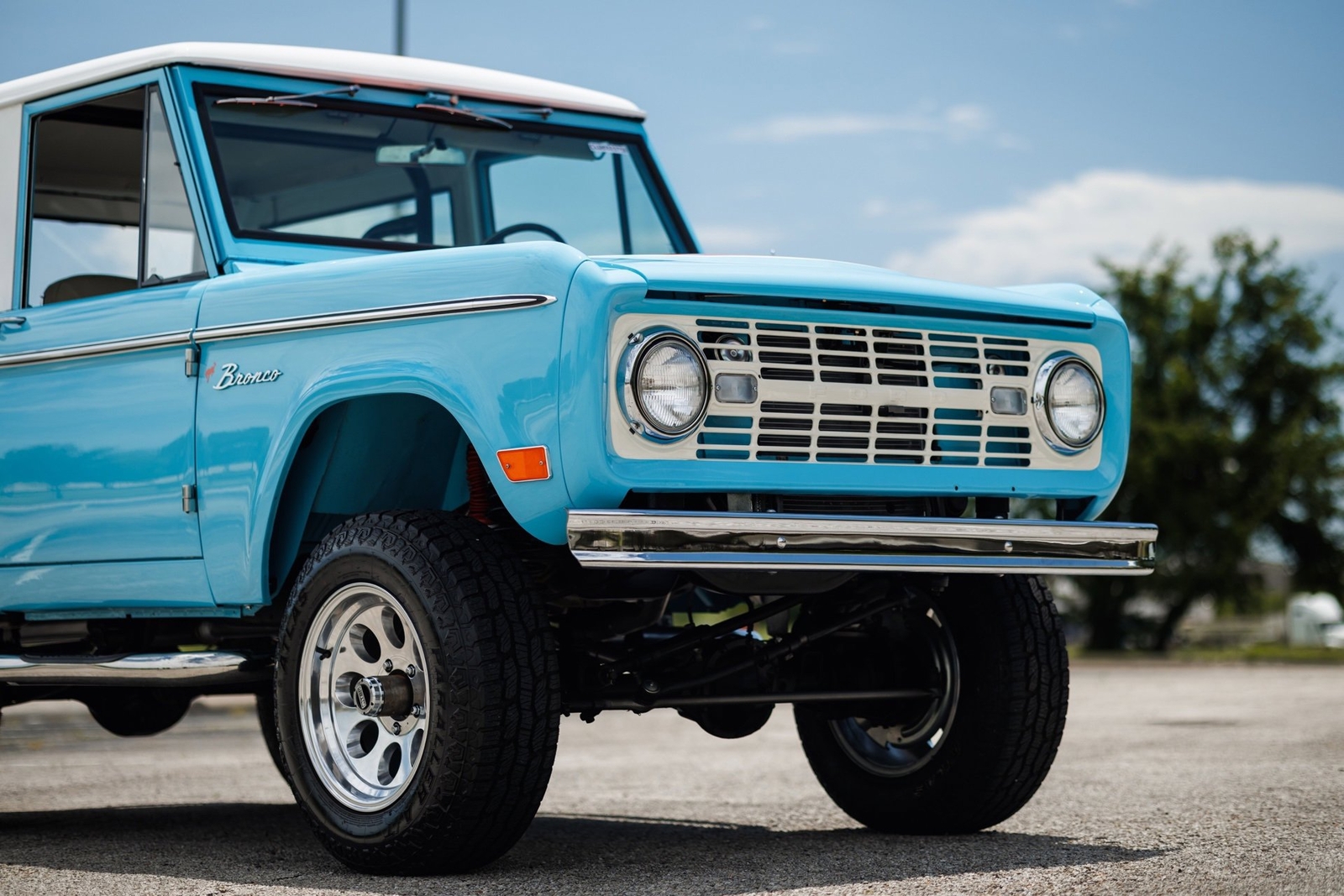 Ford-Bronco-1968-SUV-17