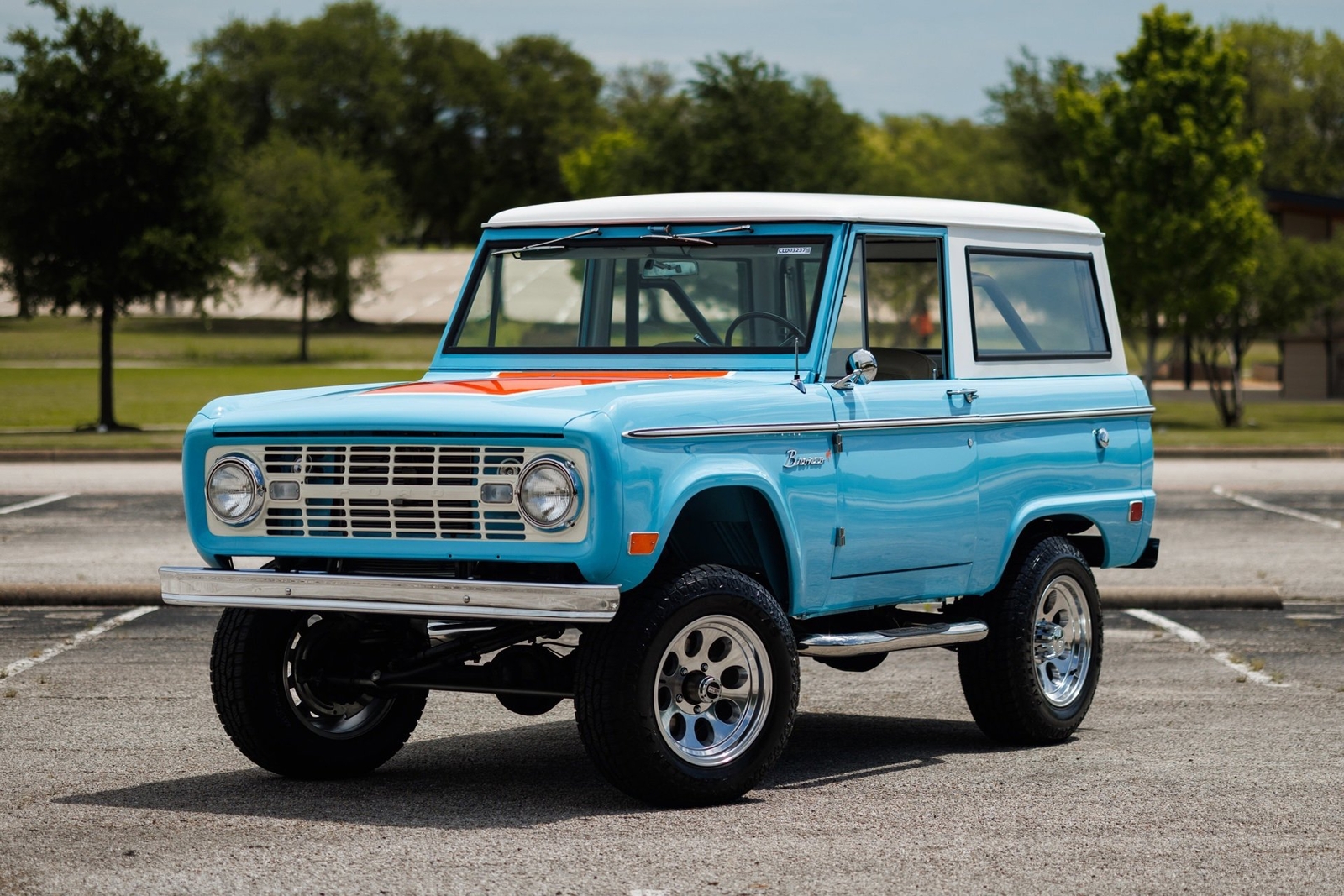 Ford-Bronco-1968-SUV-2
