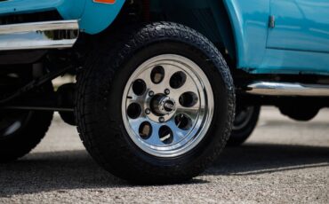 Ford-Bronco-1968-SUV-23