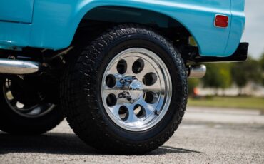 Ford-Bronco-1968-SUV-24
