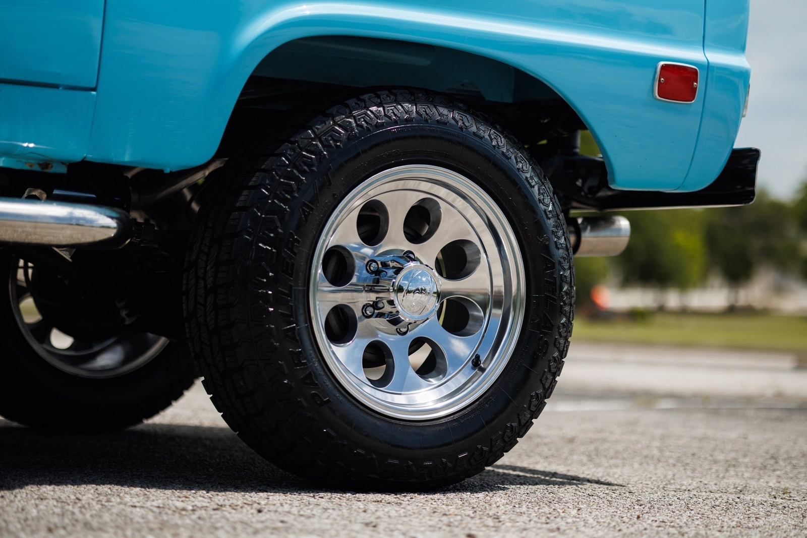 Ford-Bronco-1968-SUV-24