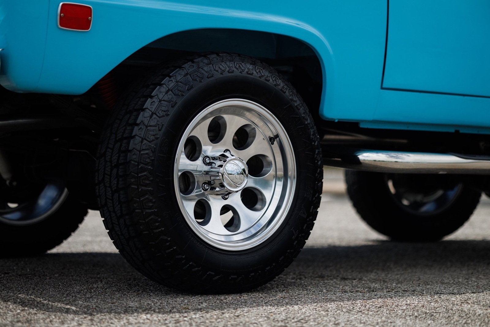 Ford-Bronco-1968-SUV-25