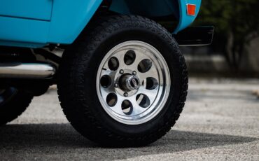 Ford-Bronco-1968-SUV-26