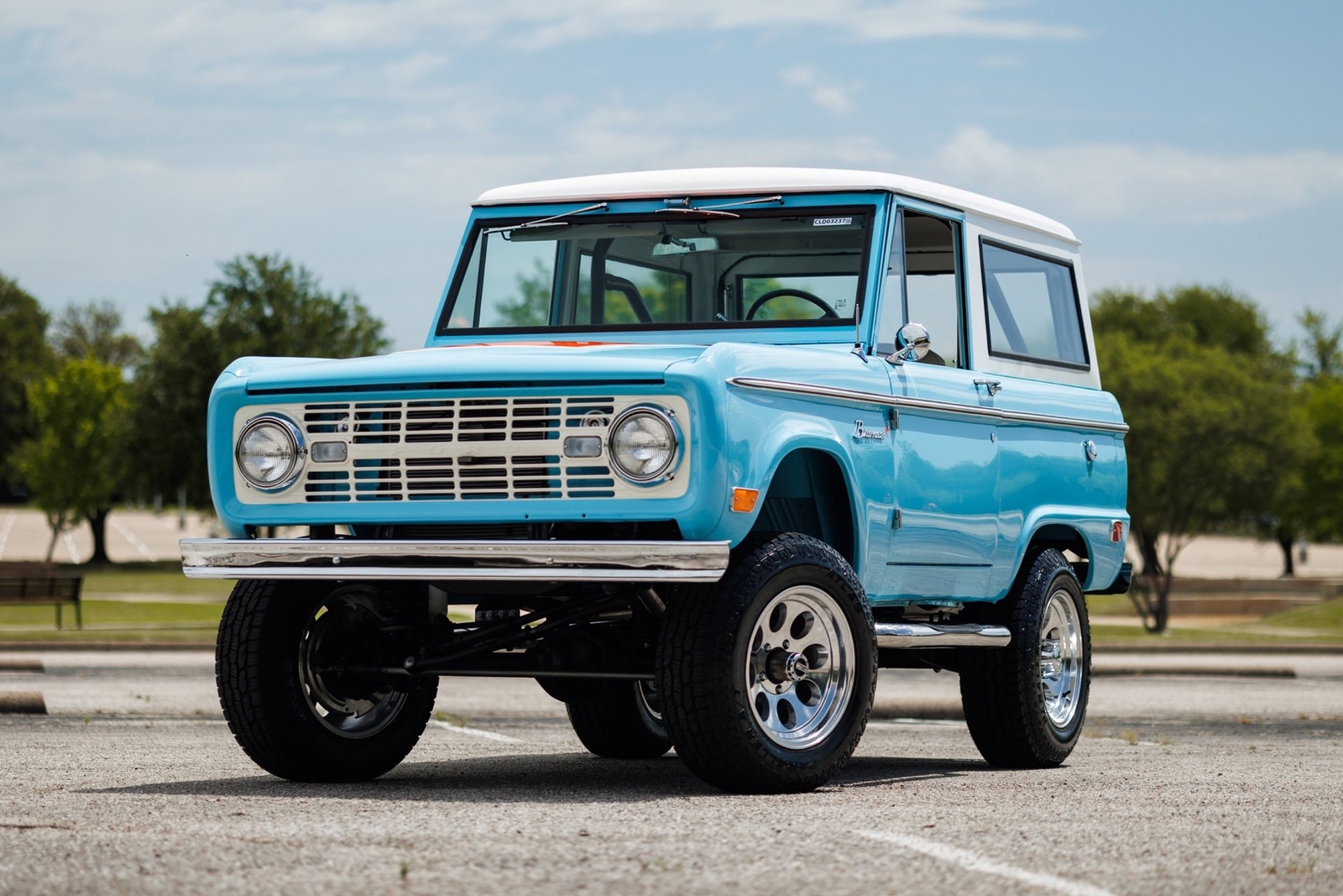Ford-Bronco-1968-SUV-3
