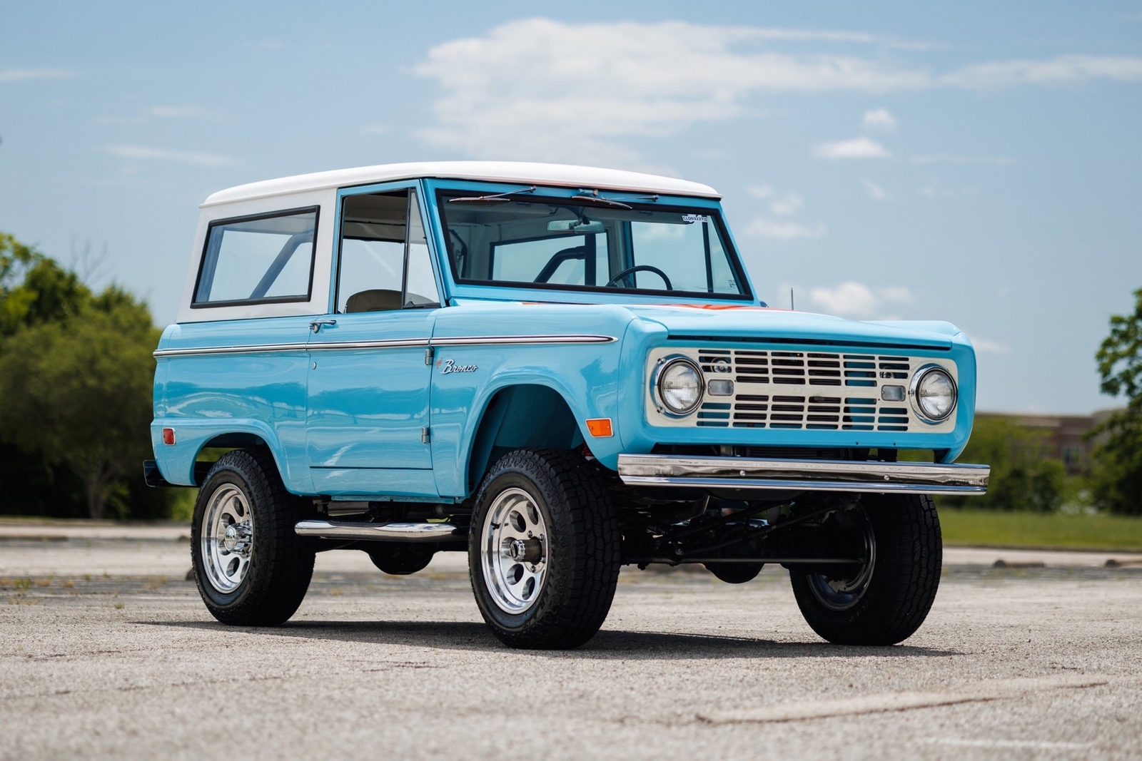 Ford-Bronco-1968-SUV-4
