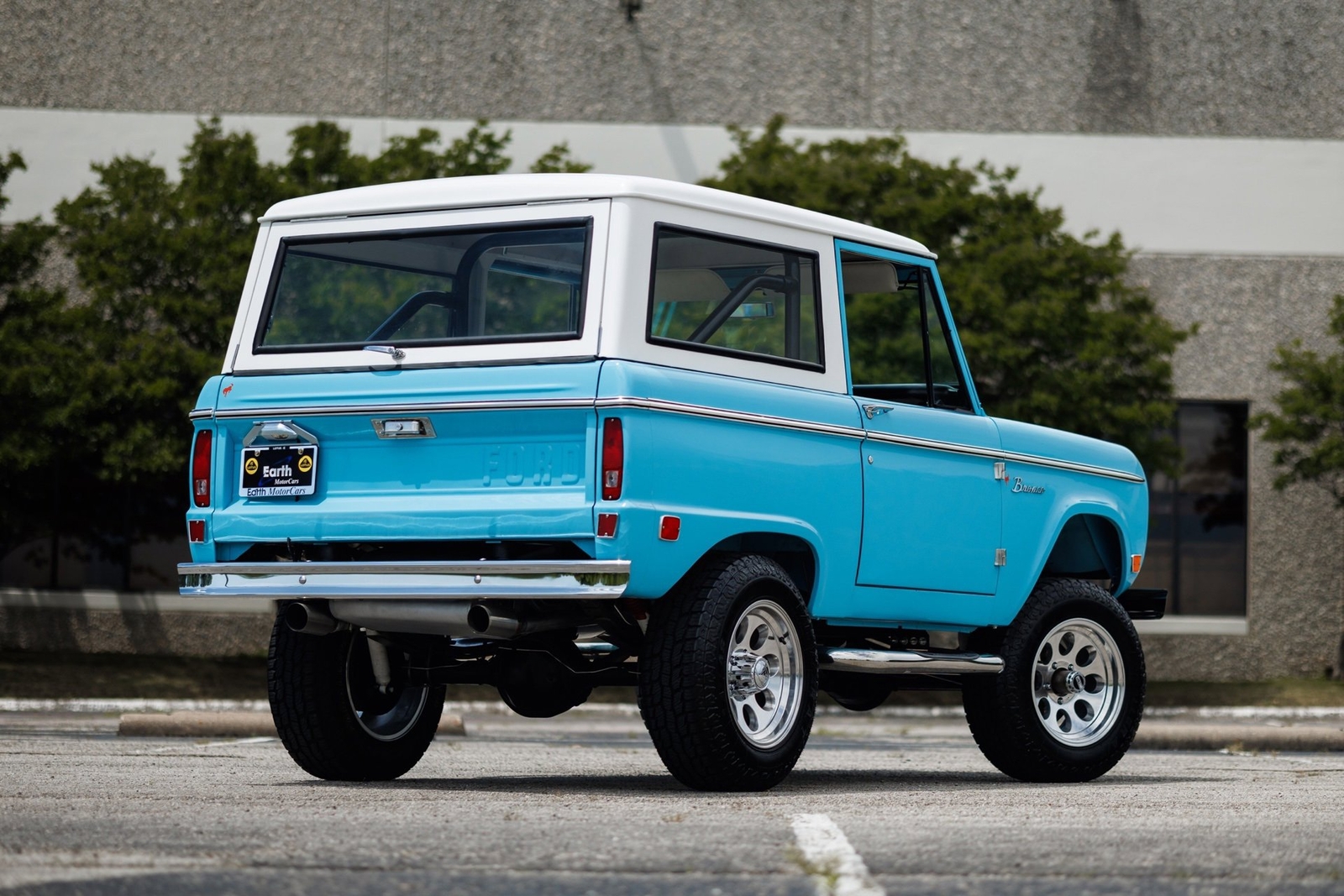 Ford-Bronco-1968-SUV-6
