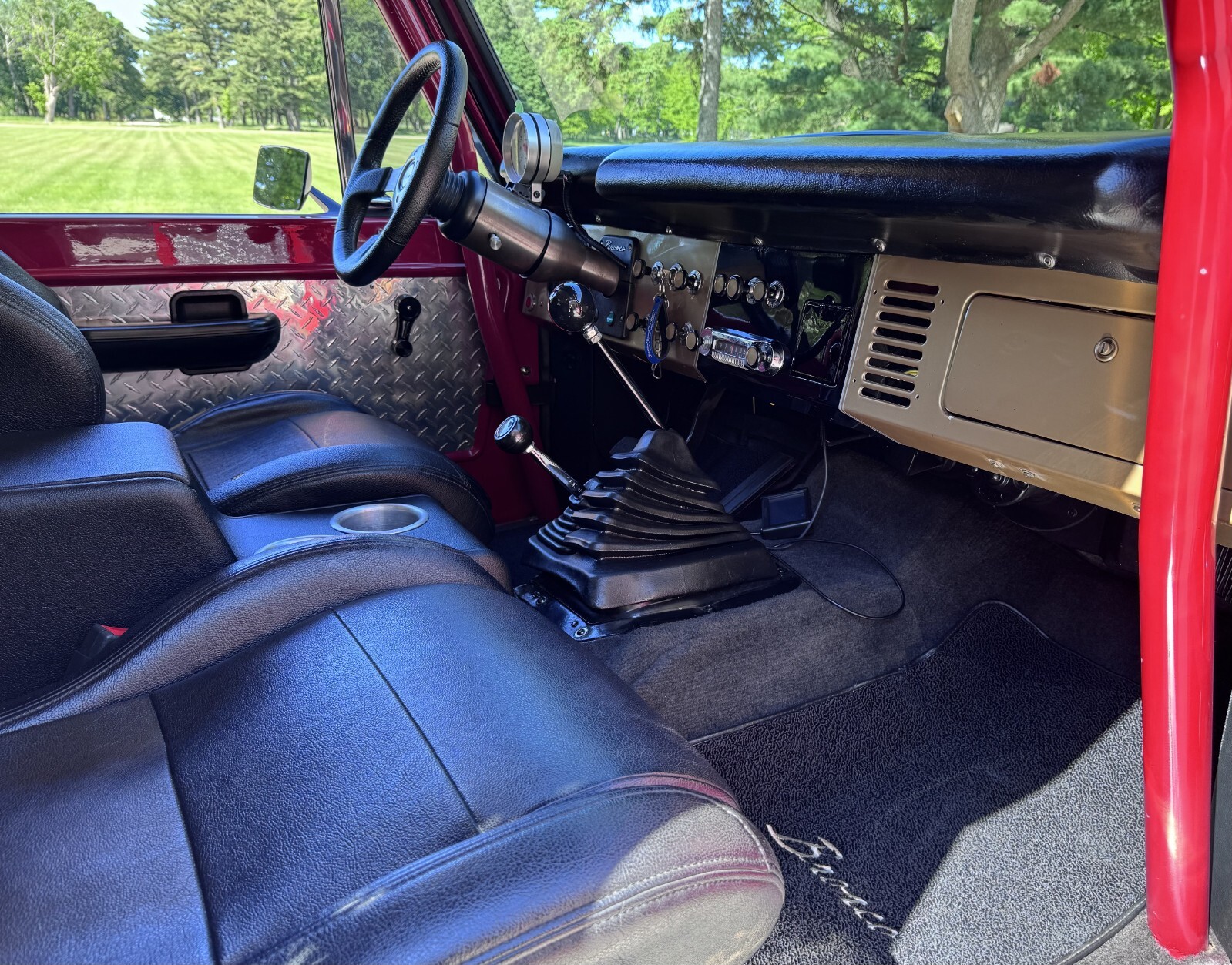 Ford-Bronco-1969-23