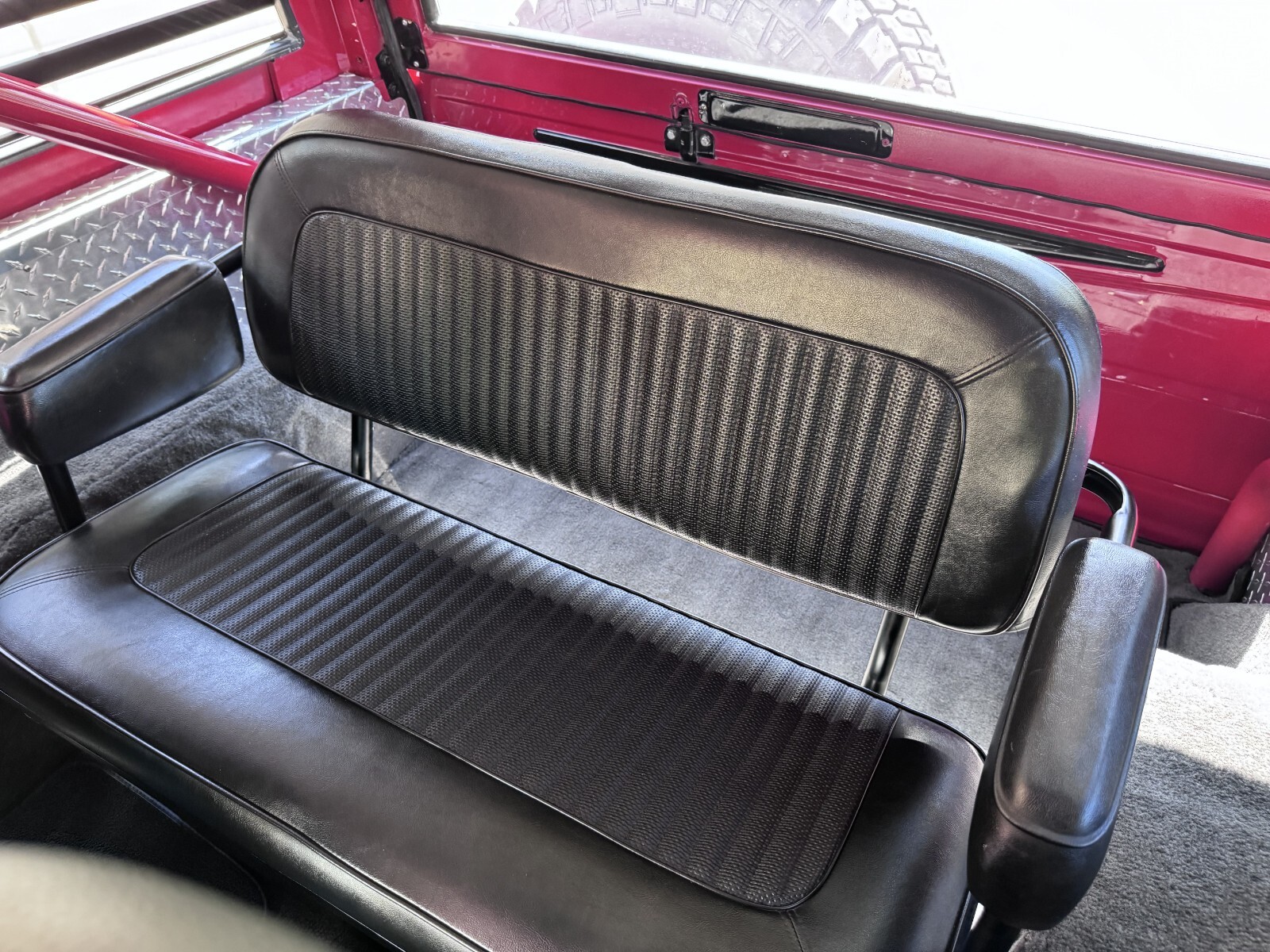 Ford-Bronco-1969-28