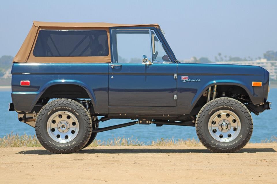 Ford-Bronco-1969-3
