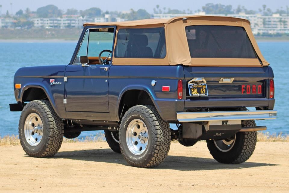 Ford-Bronco-1969-4