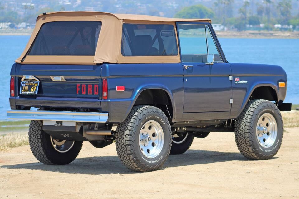 Ford-Bronco-1969-5