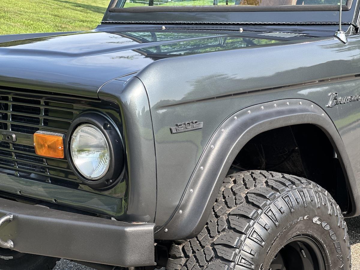 Ford-Bronco-1969-Convertible-24