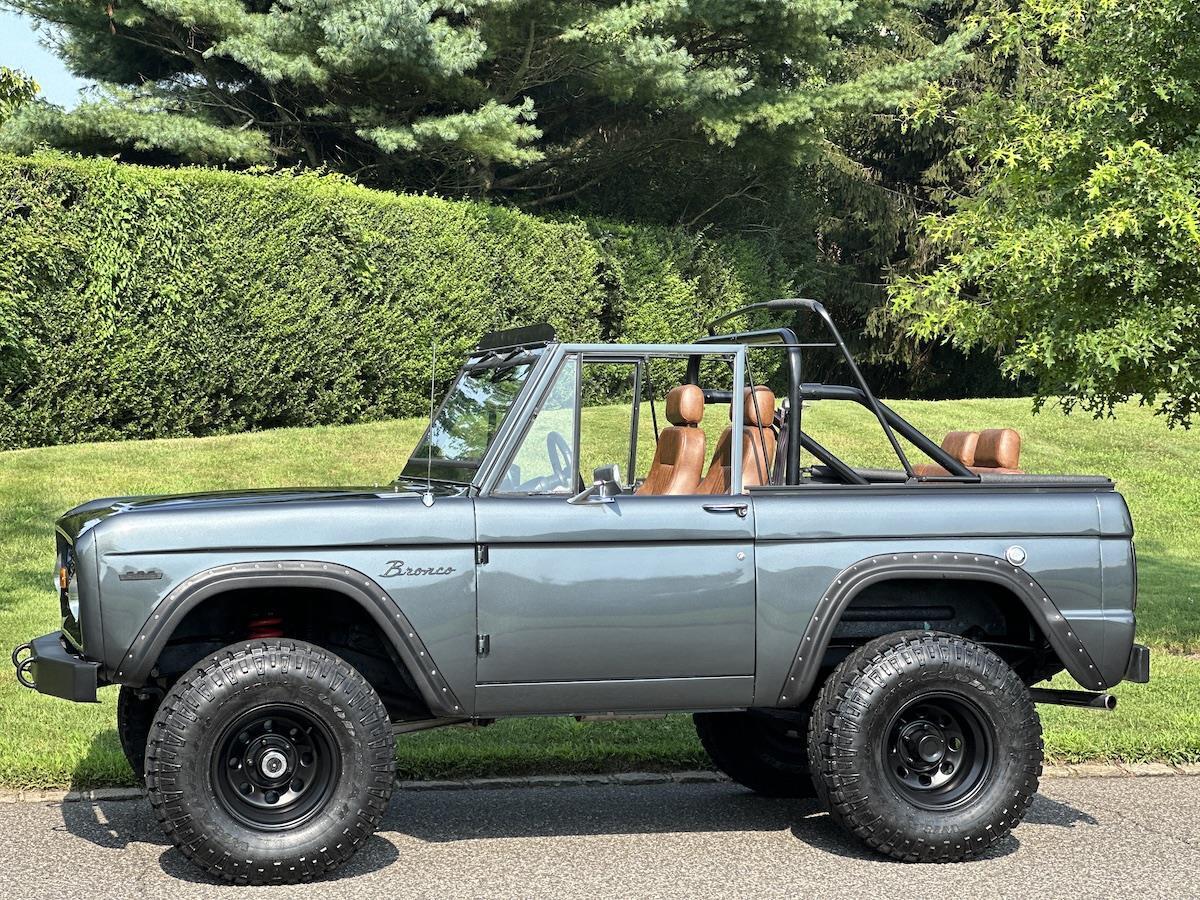 Ford-Bronco-1969-Convertible-26