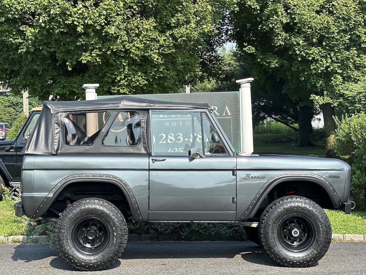 Ford-Bronco-1969-Convertible-8