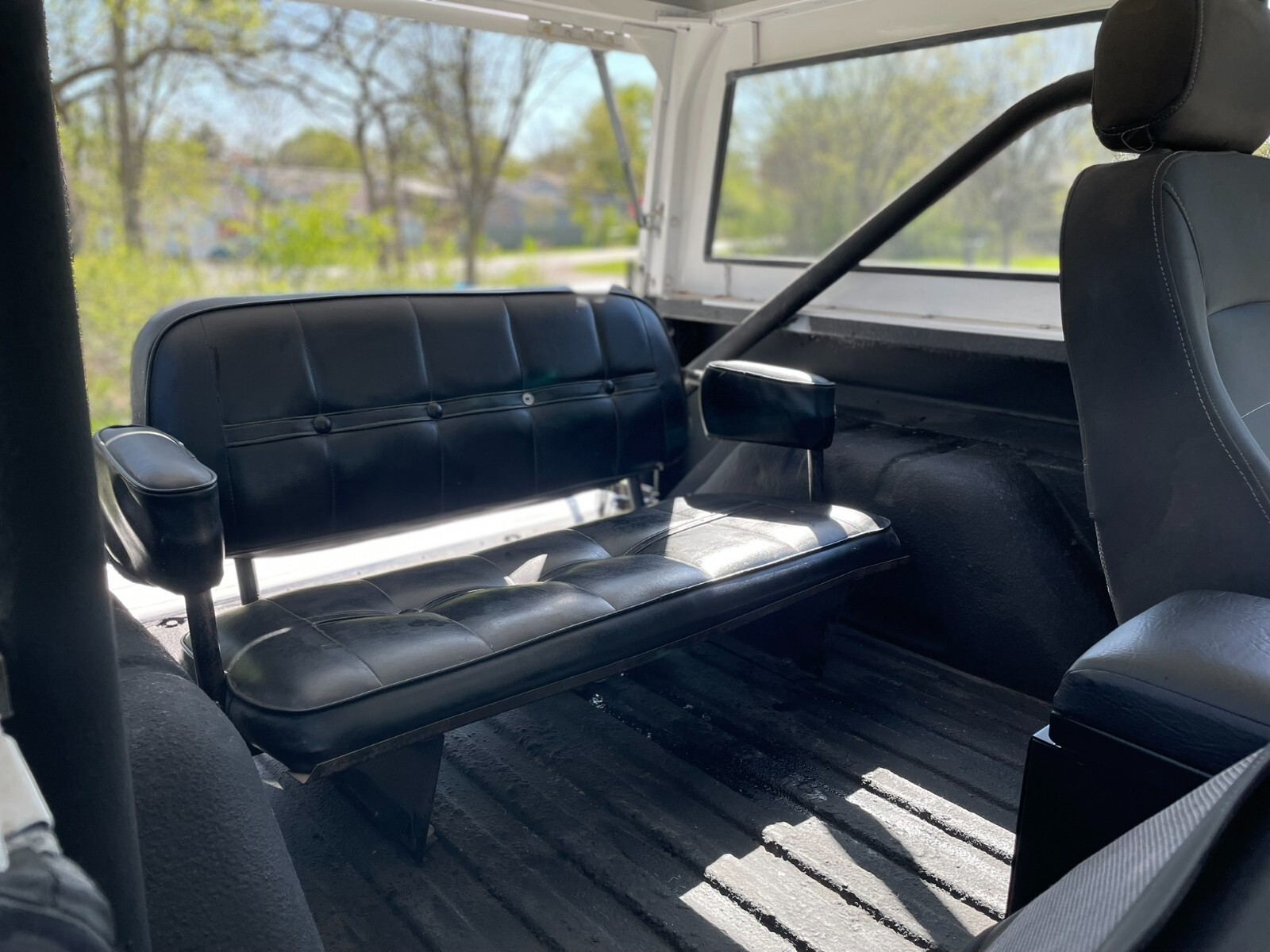 Ford-Bronco-1969-SUV-10
