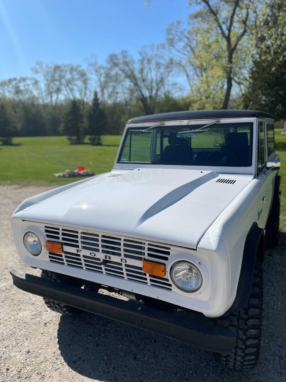 Ford-Bronco-1969-SUV-2