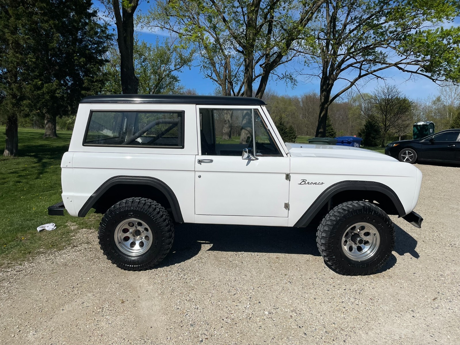 Ford-Bronco-1969-SUV-5