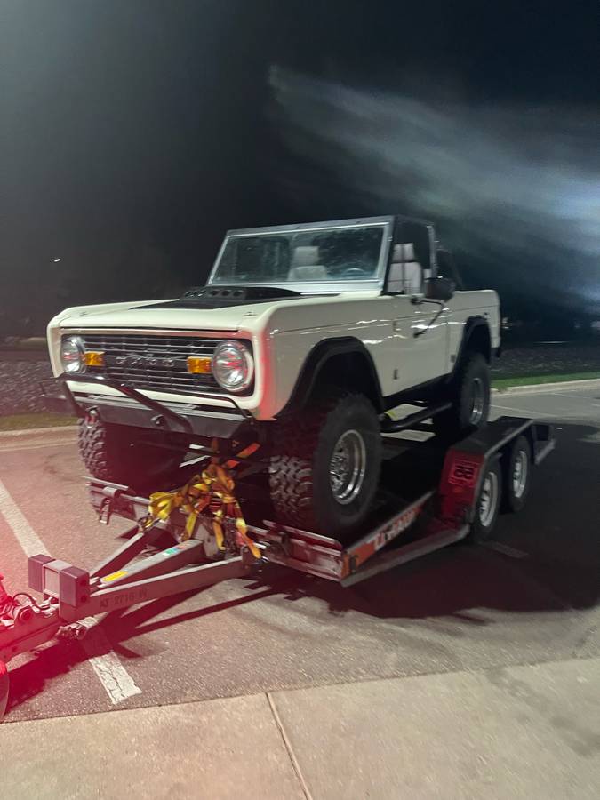 Ford Bronco  1969 white