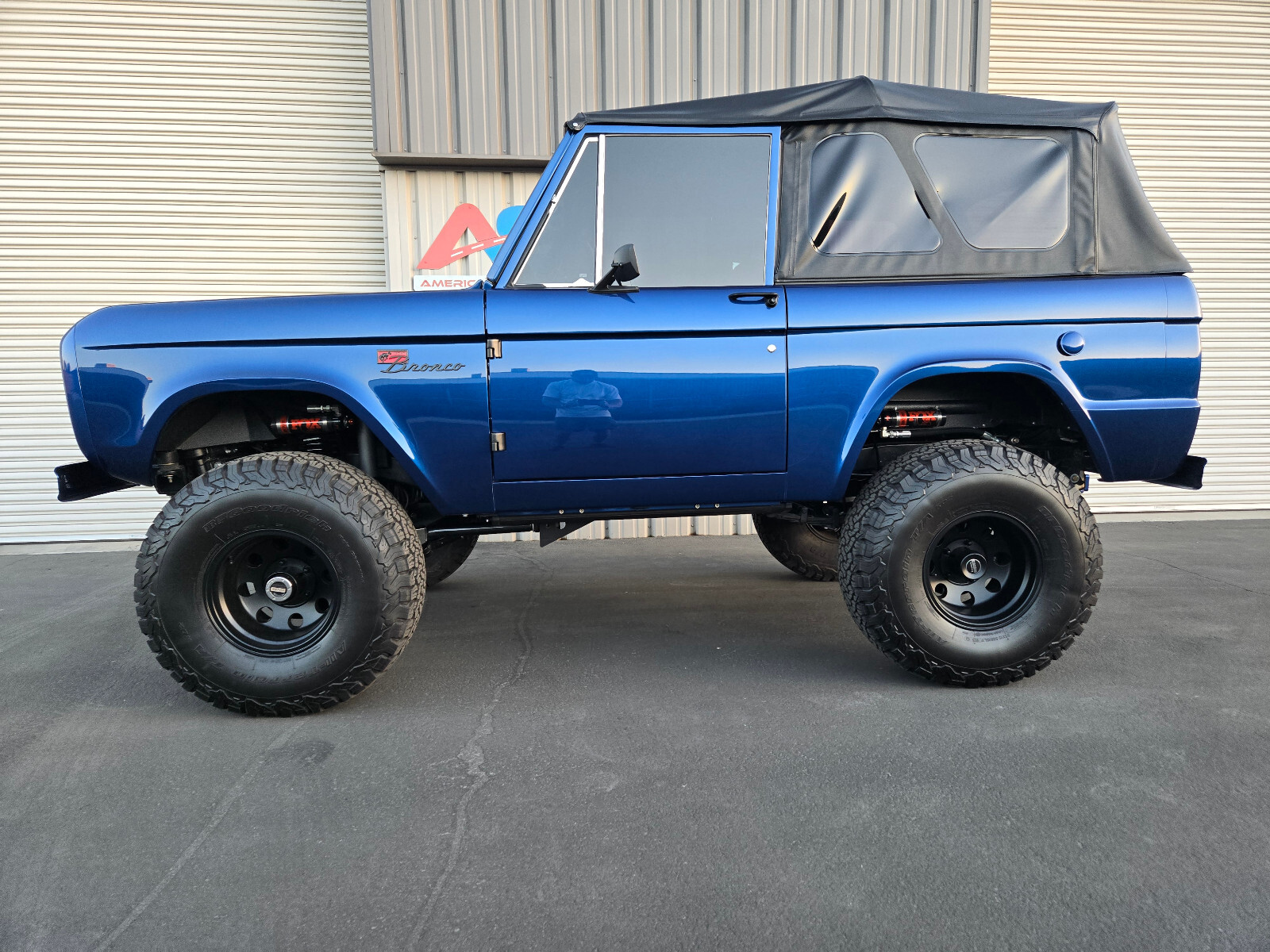 Ford-Bronco-1970-1