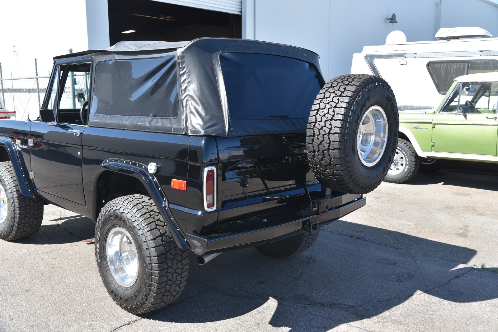 Ford-Bronco-1970-11