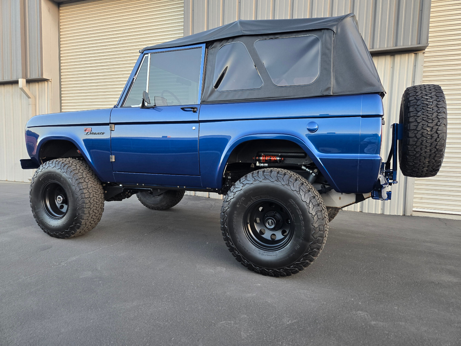 Ford-Bronco-1970-2