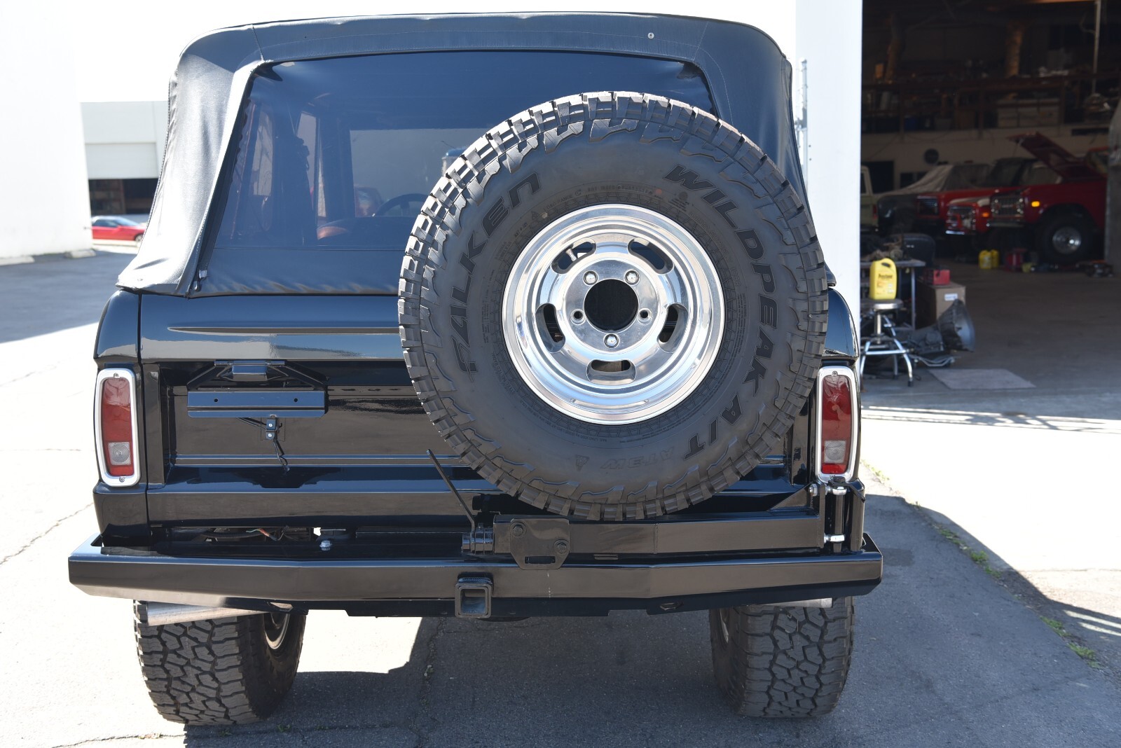 Ford-Bronco-1970-26