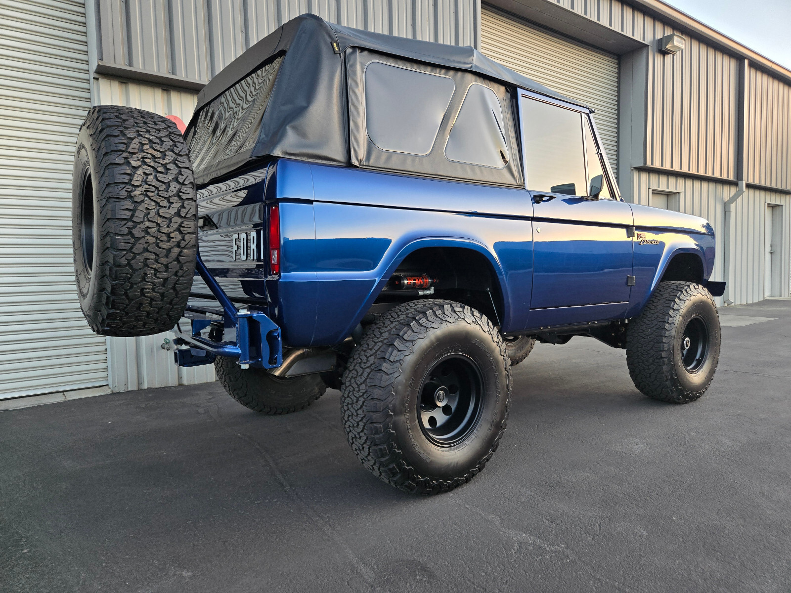Ford-Bronco-1970-3