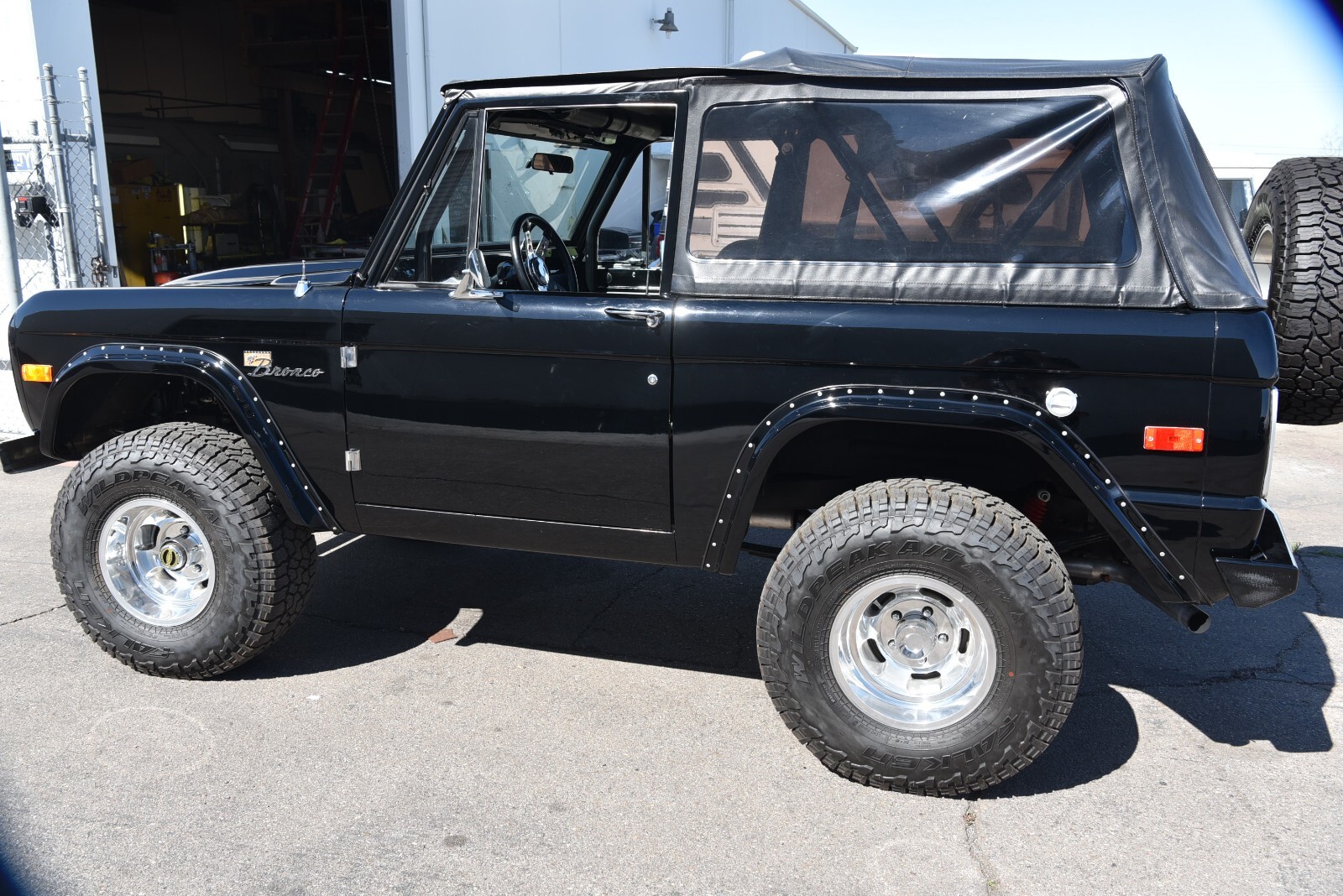 Ford-Bronco-1970-9