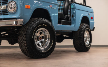 Ford-Bronco-1971-SUV-10