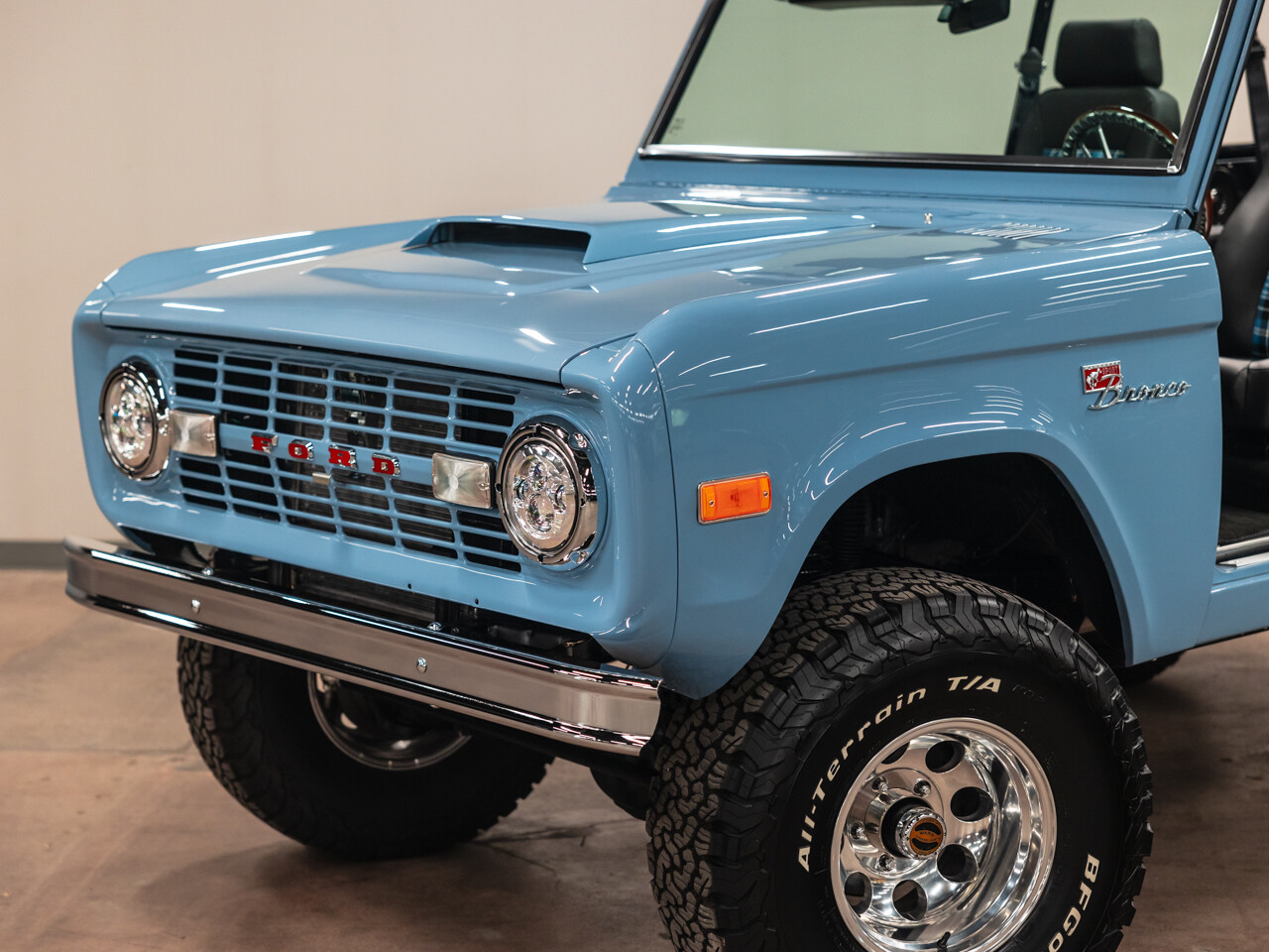 Ford-Bronco-1971-SUV-11