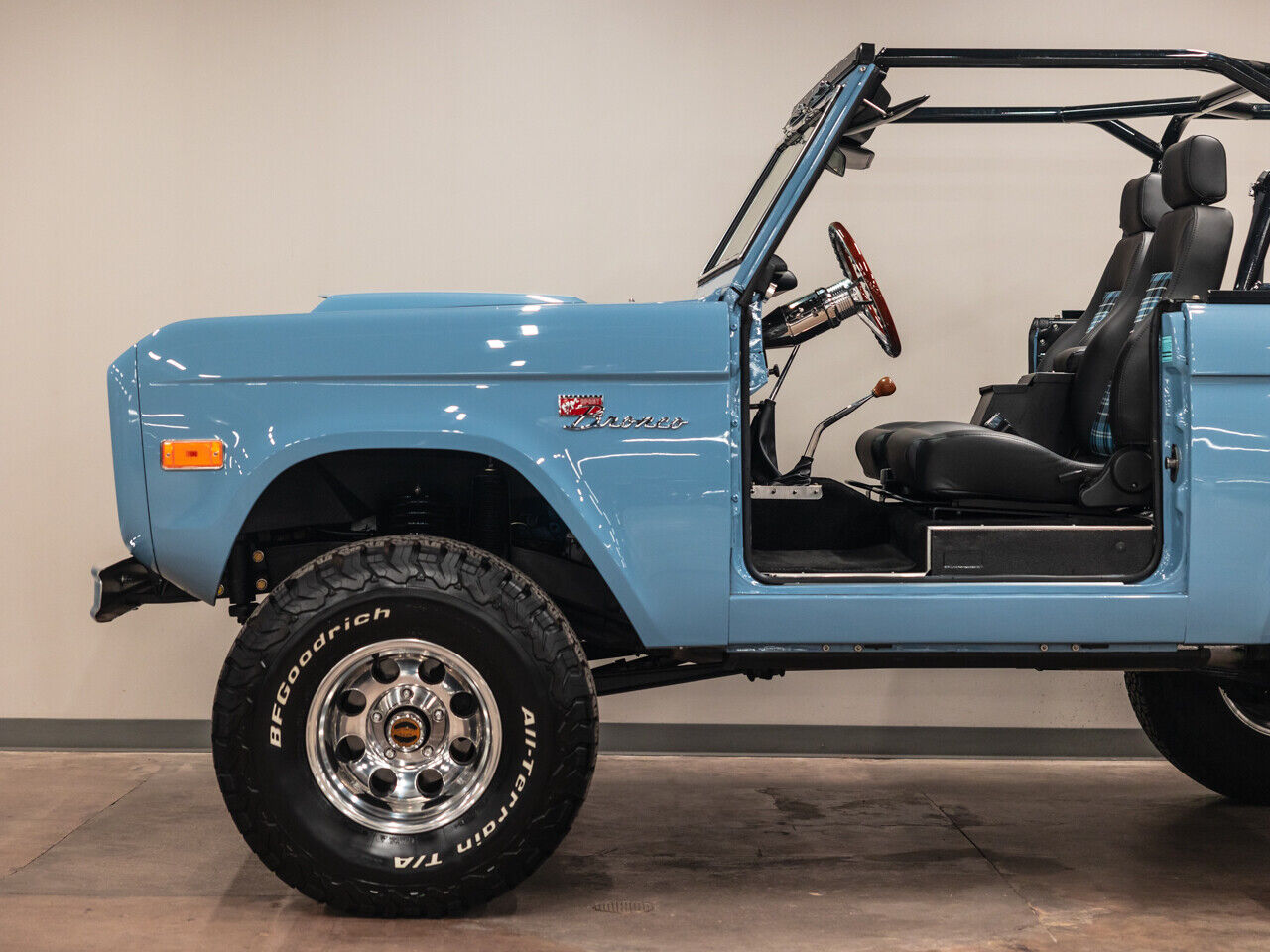 Ford-Bronco-1971-SUV-12