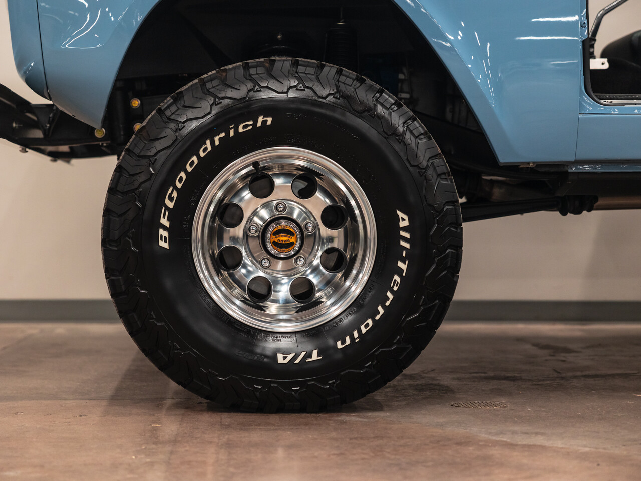 Ford-Bronco-1971-SUV-15