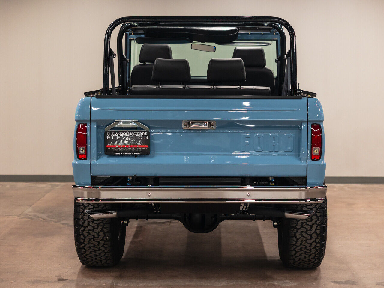 Ford-Bronco-1971-SUV-2