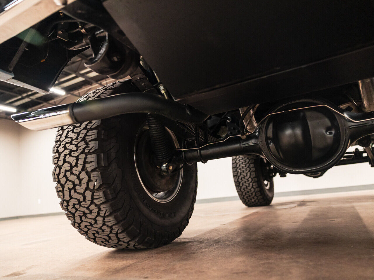 Ford-Bronco-1971-SUV-24