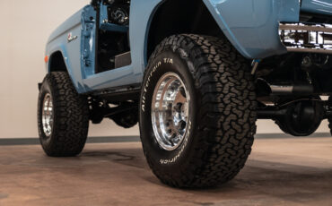 Ford-Bronco-1971-SUV-25